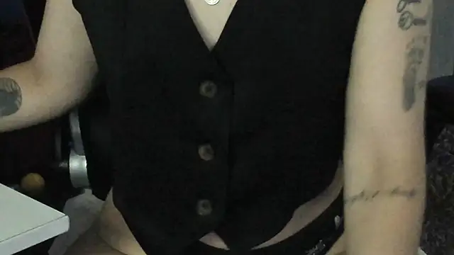 natasha logan  online show from November 2025 04:00:01 AM