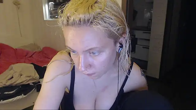 Snapshot of amanda_kiss_kiss chatting on November 2025 02:06:01 PM amanda kiss kiss online show from November 2025 02:06:01 PM