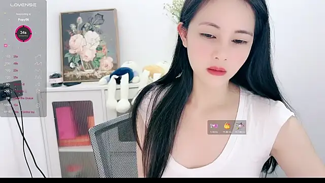 Snapshot of Judy520 chatting on December 2024 08:48:01 AM Judy520 online show from December 2024 08:48:01 AM