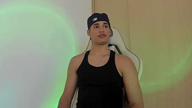 Snapshot of Jimmy_Leeh_ chatting on December 2024 10:55:02 PM Jimmy Leeh online show from December 2024 10:55:02 PM