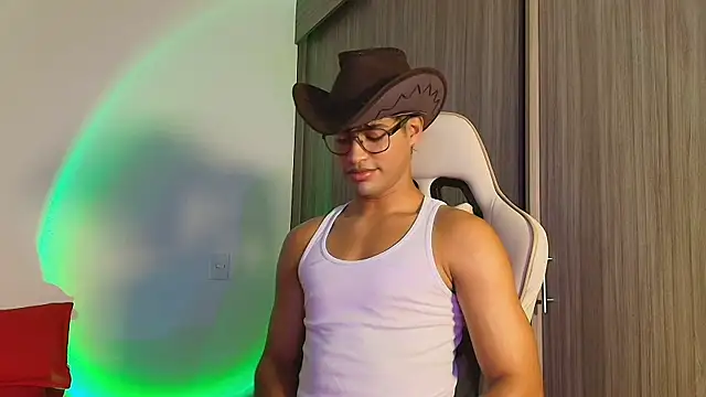 Snapshot of Jimmy_Leeh_ chatting on October 2025 11:36:01 PM Jimmy Leeh online show from October 2025 11:36:01 PM