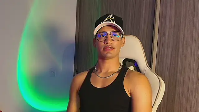 Snapshot of Jimmy_Leeh_ chatting on October 2025 11:15:01 PM Jimmy Leeh online show from October 2025 11:15:01 PM