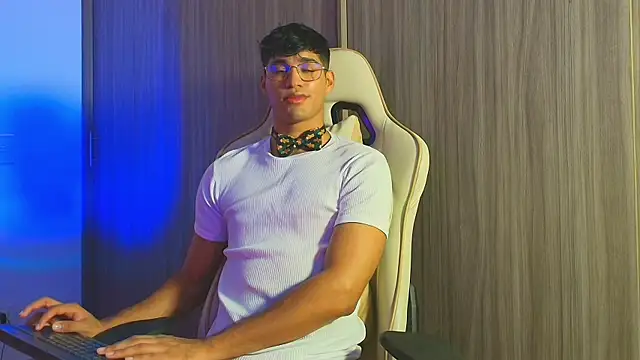 Snapshot of Jimmy_Leeh_ chatting on November 2025 03:38:02 AM Jimmy Leeh online show from November 2025 03:38:02 AM