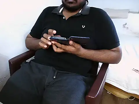 Snapshot of bignaturaldesi chatting on January 2025 06:29:01 AM bignaturaldesi online show from January 2025 06:29:01 AM