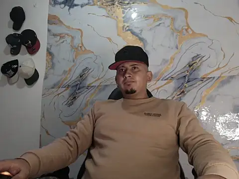 Snapshot of myke_andrade chatting on February 2026 03:28:02 AM myke andrade online show from February 2026 03:28:02 AM