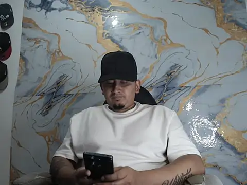 Snapshot of myke_andrade chatting on March 2026 12:03:02 AM myke andrade online show from March 2026 12:03:02 AM