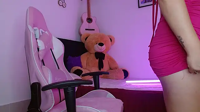 Dakota bumm online show from October 2025 04:13:02 PM