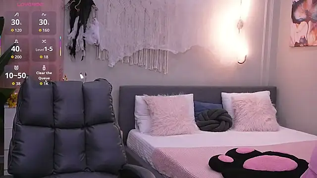 Molly Jons online show from October 2025 01:09:02 AM