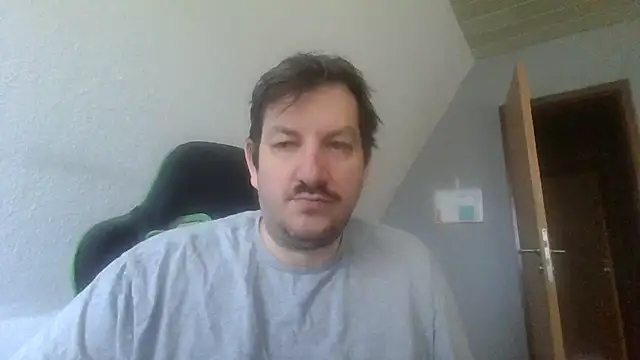 Snapshot of Golffahrer1982 chatting on October 2025 10:16:02 AM Golffahrer1982 online show from October 2025 10:16:02 AM