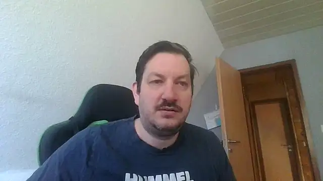 Golffahrer1982 online show from May 2026 09:16:02 AM