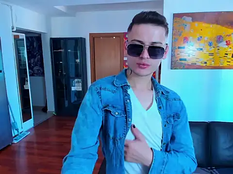 andboyfor6 online show from May 2026 12:32:02 PM