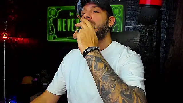 Snapshot of LexXHardy chatting on September 2025 05:38:01 PM LexXHardy online show from September 2025 05:38:01 PM