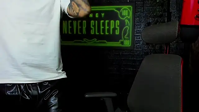 Snapshot of LexXHardy chatting on October 2025 03:08:02 PM LexXHardy online show from October 2025 03:08:02 PM