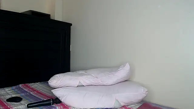 NIKKIE LOVE online show from April 2026 07:58:02 AM