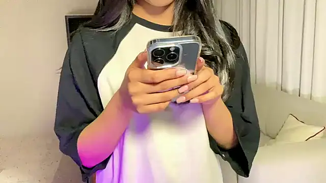 Snapshot of Nisha2708 chatting on February 2025 05:59:01 PM Nisha2708 online show from February 2025 05:59:01 PM