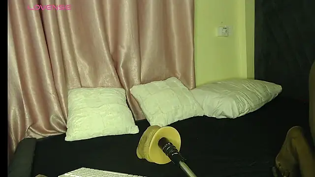 Snapshot of sexycabdy chatting on December 2024 03:47:02 PM sexycabdy online show from December 2024 03:47:02 PM