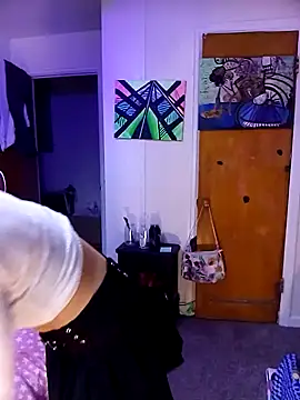 Snapshot of cammyquart chatting on December 2024 08:47:02 PM cammyquart online show from December 2024 08:47:02 PM