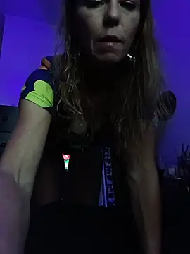 Snapshot of cammyquart chatting on October 2025 09:04:02 PM cammyquart online show from October 2025 09:04:02 PM