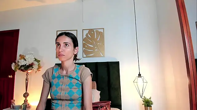 Nina Cavaali online show from March 2025 02:56:01 PM