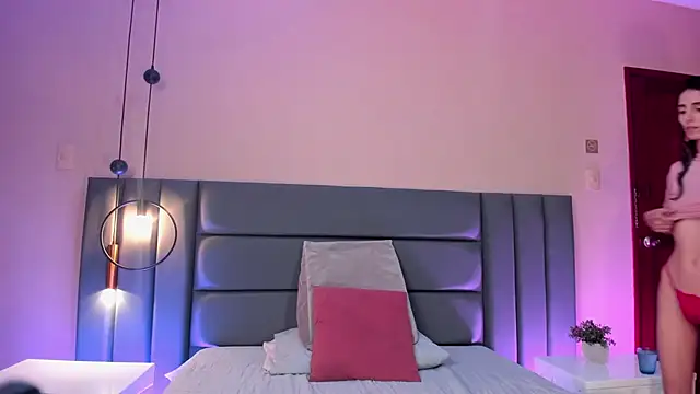 Nina Cavaali online show from March 2025 06:12:02 PM