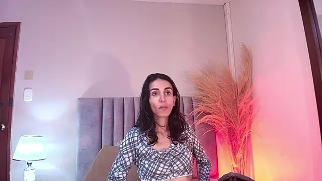 Nina Cavaali online show from September 2025 06:02:02 PM