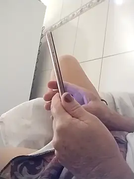 Snapshot of mariy522 chatting on October 2025 01:12:02 PM mariy522 online show from October 2025 01:12:02 PM