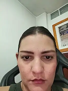 Mia Hampton online show from May 2026 08:59:01 PM