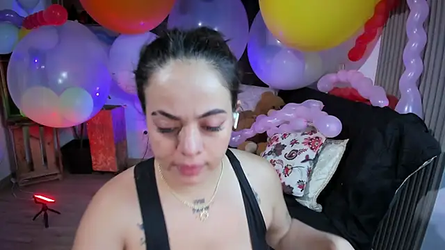 Snapshot of Cuttiealice chatting on January 2025 01:34:02 AM Cuttiealice online show from January 2025 01:34:02 AM