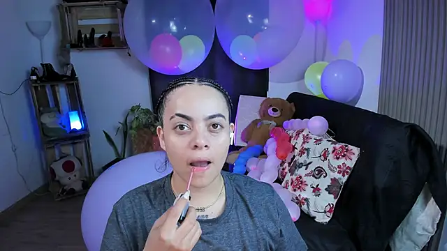 Snapshot of Cuttiealice chatting on January 2025 03:08:01 AM Cuttiealice online show from January 2025 03:08:01 AM