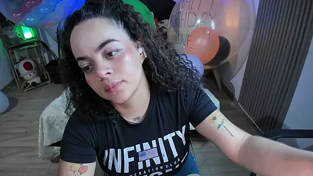 Snapshot of Cuttiealice chatting on January 2025 06:35:01 PM Cuttiealice online show from January 2025 06:35:01 PM