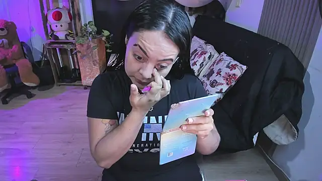 Snapshot of Cuttiealice chatting on February 2025 12:46:02 PM Cuttiealice online show from February 2025 12:46:02 PM