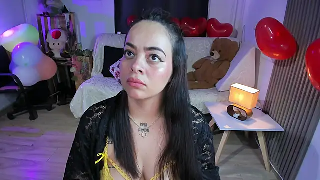 Snapshot of Cuttiealice chatting on February 2025 03:32:02 PM Cuttiealice online show from February 2025 03:32:02 PM