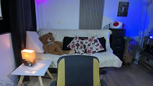 Snapshot of Cuttiealice chatting on February 2025 12:41:01 AM Cuttiealice online show from February 2025 12:41:01 AM