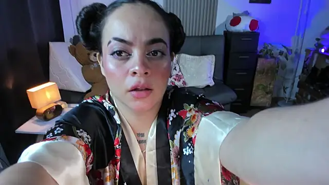 Snapshot of Cuttiealice chatting on March 2025 02:42:02 PM Cuttiealice online show from March 2025 02:42:02 PM