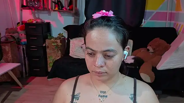 Snapshot of Cuttiealice chatting on September 2025 05:01:02 PM Cuttiealice online show from September 2025 05:01:02 PM