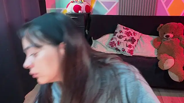 Snapshot of Cuttiealice chatting on September 2025 04:53:02 PM Cuttiealice online show from September 2025 04:53:02 PM