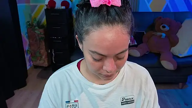 Snapshot of Cuttiealice chatting on September 2025 12:08:02 PM Cuttiealice online show from September 2025 12:08:02 PM