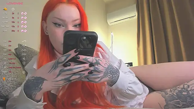 KahasaniTS online show from December 2025 04:33:01 PM