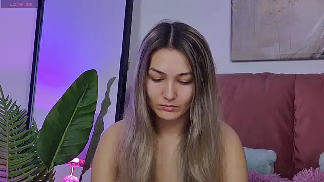 NicolLopeze online show from November 2025 06:52:01 AM