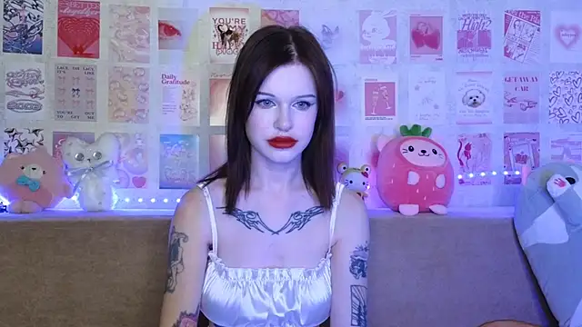 Snapshot of LisaDenvinn chatting on December 2024 06:14:02 AM LisaDenvinn online show from December 2024 06:14:02 AM