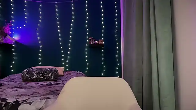 Snapshot of MistyParadiso chatting on January 2025 06:29:02 PM MistyParadiso online show from January 2025 06:29:02 PM