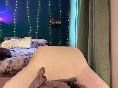 Snapshot of MistyParadiso chatting on January 2025 01:01:01 PM MistyParadiso online show from January 2025 01:01:01 PM