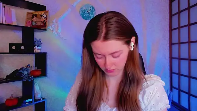 Snapshot of KateCuddle chatting on December 2024 02:30:01 AM KateCuddle online show from December 2024 02:30:01 AM