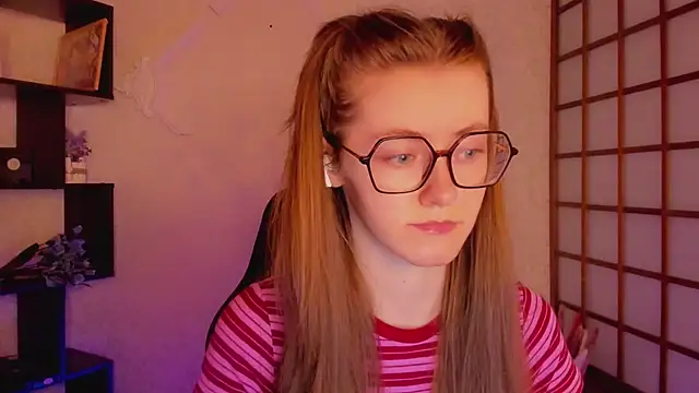 Snapshot of KateCuddle chatting on February 2025 02:03:02 AM KateCuddle online show from February 2025 02:03:02 AM