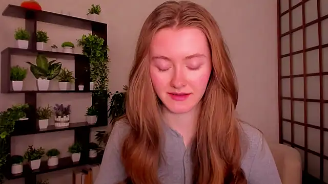 Snapshot of KateCuddle chatting on October 2025 02:31:01 AM KateCuddle online show from October 2025 02:31:01 AM