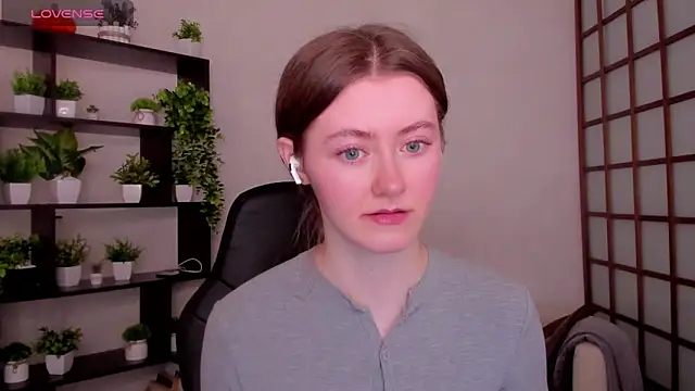 KateCuddle online show from March 2026 02:05:02 AM