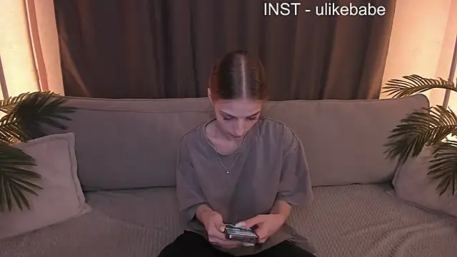 Snapshot of Anna_Fink chatting on January 2025 10:21:02 AM Anna Fink online show from January 2025 10:21:02 AM