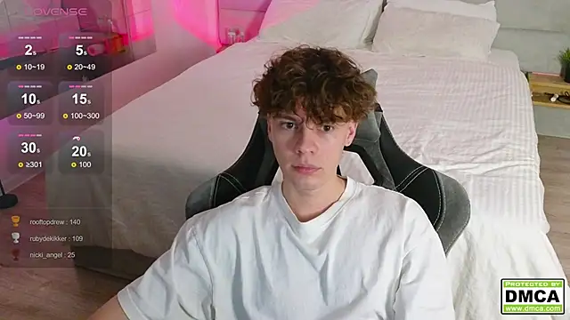 Snapshot of cute_thomas chatting on December 2024 01:14:01 AM cute thomas online show from December 2024 01:14:01 AM