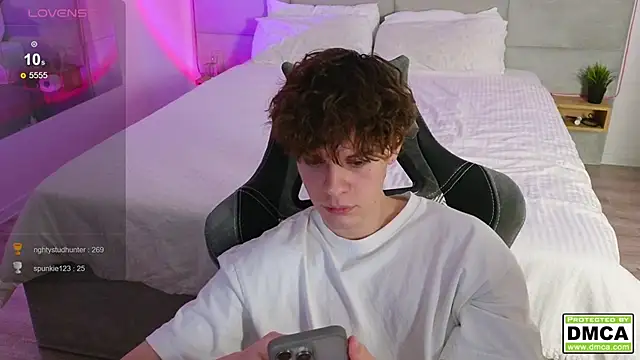 Snapshot of cute_thomas chatting on December 2024 11:40:01 PM cute thomas online show from December 2024 11:40:01 PM