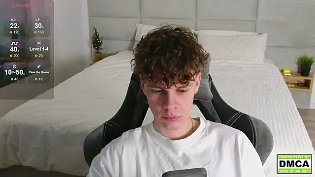 Snapshot of cute_thomas chatting on December 2024 04:38:01 AM cute thomas online show from December 2024 04:38:01 AM